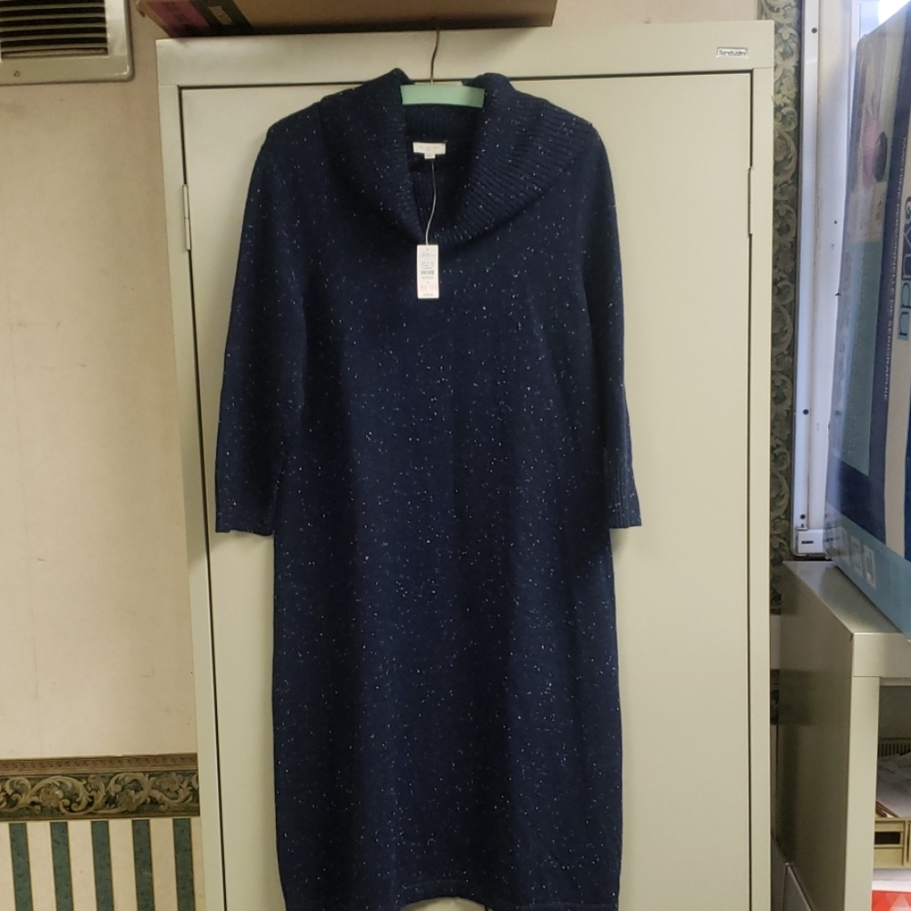 Dress - Picture 4 of 4